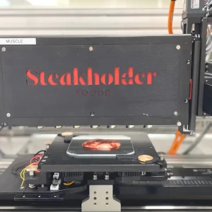 Steakholder Foodsの3Dプリンティングを行う工場ライン