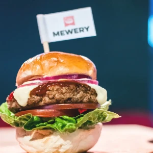 Meweryの新作ハンバーガー