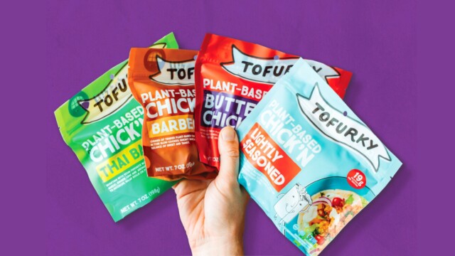 🇺🇸テキサス州が定めた植物性代替肉メーカーに負担を強いる表示法、裁判所に違憲と判断され無効化が決定

-------------------------
製品ラベルに「肉を含まない（meatless）」などの用語の使用を義務付ける法律でしたが、地裁の判断で差し止めに🙅‍♀️

合衆国憲法にも違反しており、また導入の必要性に欠ける不当な規制と判断されました。

近隣の南部州のいくつかでは同様の法律が独自に導入されてきましたが、そのすべてに植物性食品業界側が訴訟を行い、現状ではいずれも勝利しています🎊

🔗記事本文は、プロフィールのリンクから

#代替プロテイン #代替タンパク質 #フードテック #植物性プロテイン #植物性タンパク質 #植物性たんぱく質 #植物性食品 #植物性代替肉 #代替肉 #ヴィーガンフード #ヴィーガン食品 #テキサス州 #合衆国憲法 #トーファーキー