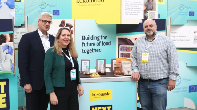 🇺🇸x🇮🇱カーギルが細胞培養チョコレートの開発に着手、EUの支援を受けた研究プロジェクトでKokomodoと提携

-------------------------
培養カカオの市場化に向けて、産業規模で機能性を実証するため提携を実施🤝

異常気象や作物の病害によってカカオの生産地は深刻な打撃を受けており、昨年は価格が史上最高値💹をつけました。

世界のチョコレート業界🍫が供給難に直面する中、多くの大手メーカーと同様に、代替品開発に投資します。

🔗記事本文は、プロフィールのリンクから

#細胞農業 #代替プロテイン #代替タンパク質 #フードテック #細胞性食品 #培養カカオ #培養チョコレート #代替チョコレート #バイオテクノロジー #細胞培養 #カーギル