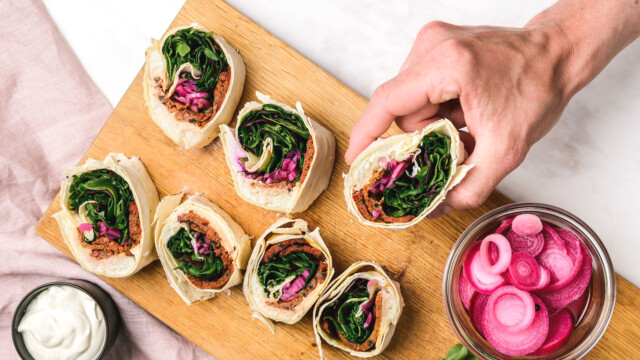 🇩🇰デンマークのMATR Foods、菌糸体を用いたクリーンラベル代替肉の拡大に向け約70億円を調達

-------------------------
オーツ麦、スプリットピー（乾燥エンドウ豆）、ルパン豆などの地元産原料と、#菌糸体 の発酵を組み合わせた代替肉製品。

毎月のように生産分が完売し、2024年と2025年も高い収益水準を維持できているといいます🧮

2027年初頭までに新たな製造ラインを立ち上げて、年間4,000トン規模へと拡大する計画です🌯

🔗記事本文は、プロフィールのリンクから

#代替プロテイン #代替タンパク質 #フードテック #代替肉 #菌糸 #ヴィーガンフード #スプリットピー #ヴィーガン食品 #バイオマス発酵 #クリーンラベル #微生物発酵