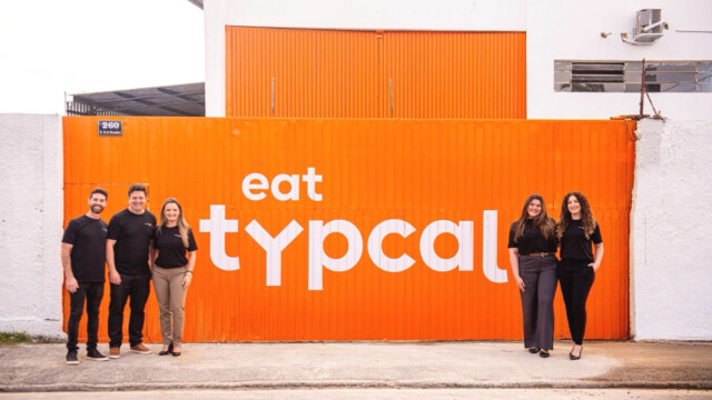 🇧🇷ブラジルのTypcal、約3億円の資金を得てラテンアメリカ初の大規模菌糸体発酵プラントを開設

-------------------------
パイロットスケールから商業生産への発展に成功し、ラテンアメリカの食品産業における歴史的瞬間になったとのこと🚩

2026年中に複数の#マイコプロテイン 製品🍄‍🟫を発売する予定です。

ブラジル国内と欧州で、機能性タンパク質原料を求める食品メーカーをターゲットに設定しています。

🔗記事本文は、プロフィールのリンクから

#代替プロテイン #代替タンパク質 #フードテック #代替肉 #菌糸 #菌糸体 #バイオマス発酵 #ヴィーガンフード #ヴィーガン食品 #微生物発酵 #クリチバ