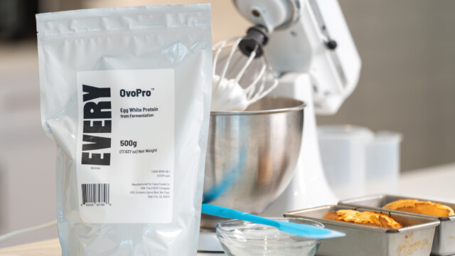 🇺🇸米The EVERY Company、ウォルマートへの製品導入に続き約84.8億円の資金調達に成功

-------------------------
代替プロテイン分野の企業としては、今年3番目に大きな調達ラウンドが実現しました💵 🙌

The EVERY Companyが開発するのは#精密発酵 による代替卵原料で、すでに2製品がスムージー、ジュース、代替肉など複数の製品に採用。

今月から、原料として使われた製品が全米のウォルマート店舗にも並ぶようになりました🛒

問題となっている鶏卵🐓🥚供給不足の穴を埋める代替品として、大きな注目を集めています。

🔗記事本文は、プロフィールのリンクから

#細胞農業 #代替プロテイン #代替タンパク質 #フードテック #精密発酵タンパク質 #精密発酵食品 #代替卵 #ヴィーガン卵 #ヴィーガンエッグ #ウォルマート