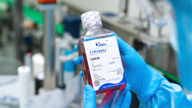 🇨🇳上海のJS Biosciencesが培養肉業界に参入、大国の未来の食の機会を捉える試み

-------------------------
細胞の培養に欠かせない無血清培地🧫のメーカーとして、バイオ医薬品から細胞農業への水平展開を果たしました。

中国は政府の強い後押しもあり、世界で最も多くの関連特許を保有するなど、代替プロテイン産業が世界有数の水準に🔬🎖️

14億人の人口を抱える大国の食料安全保障を支えるソリューションとして、関心が高まっています。

🔗記事本文は、プロフィールのリンクから

#細胞農業 #代替プロテイン #代替タンパク質 #フードテック #細胞性食品 #培養肉 #培養肉開発 #培地 #無血清培地 #食料安全保障 #細胞培養