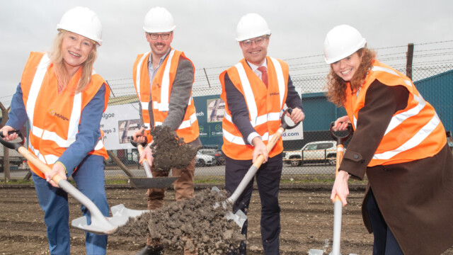 🇬🇧英MiAlgae、ウイスキー製造の廃棄物を藻類由来のDHAに変換する新工場の建設を開始

-------------------------
完成すれば、持続可能な微細藻類オイルの生産量が現在の10倍以上に増加する見込み⛏️

政府支援を受けて建設が進められ、主に欧米のペットフードメーカーに対して供給を行う拠点となります。

スコットランドを象徴するウイスキー🥃産業から出た副産物を藻類の栄養源として活用した、サステナブルなDHA生産を可能にする技術です。

🔗記事本文は、プロフィールのリンクから

#代替油脂 #代替脂肪 #フードテック #オメガ3脂肪酸 #ドコサヘキサエン酸 #藻類オイル #アップサイクル食品 #微細藻類