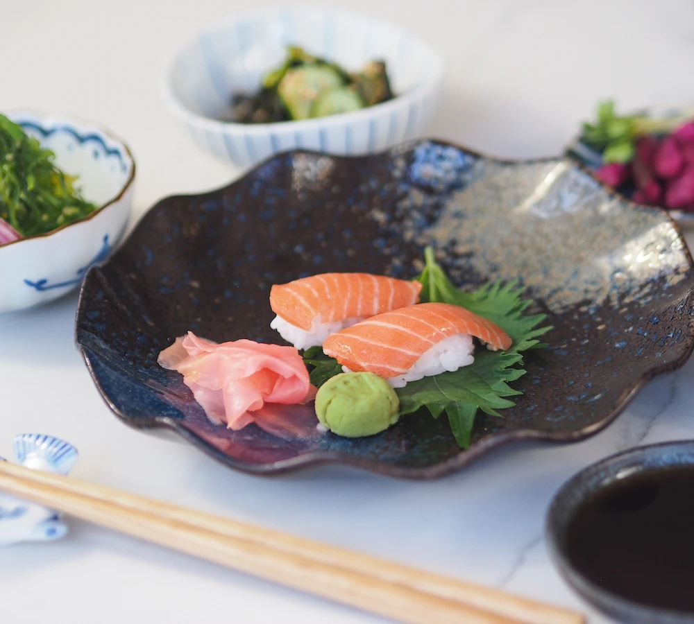 培養サーモンの握り寿司