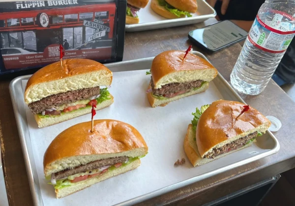 ハンバーガーの試食イベント