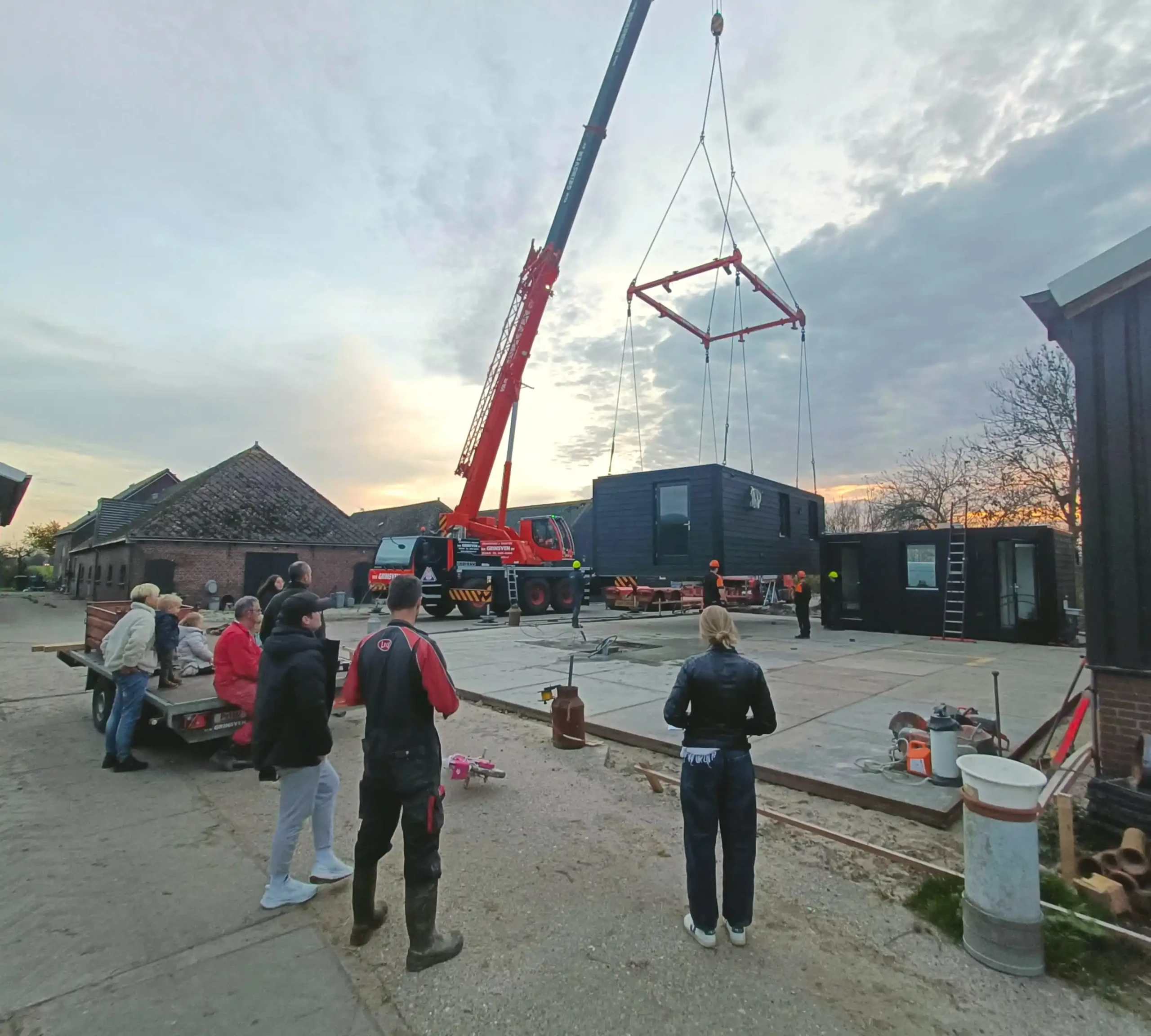 コンテナ設置の様子