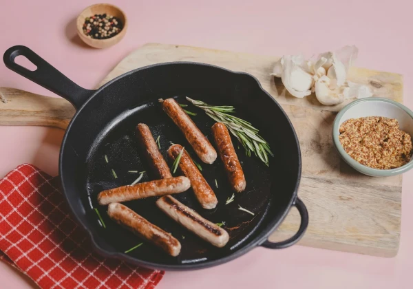 ソーセージとフライパン