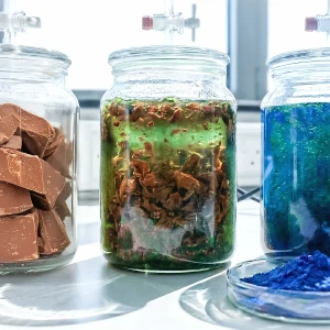 チョコレートと青色色素