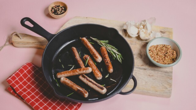 🇳🇱オランダの培養肉スタートアップMeatable、資金調達難で事業停止が決定

-------------------------
Meatableは、わずか4日間で完全に分化した筋細胞と脂肪細胞を作り出すという、培養肉業界で最速のプロセスを確立🔬

今年に入っても積極的な事業展開を進めていたものの、残念ながら資金不足で閉鎖の判断が下されました💸😔

規制認可待ちの状態で収益化ができない中、投資家の関心の欠如が大きな痛手となっています。

🔗記事本文は、プロフィールのリンクから

#細胞農業 #代替プロテイン #代替タンパク質 #フードテック #細胞性食品 #培養肉 #培養肉開発 #細胞培養