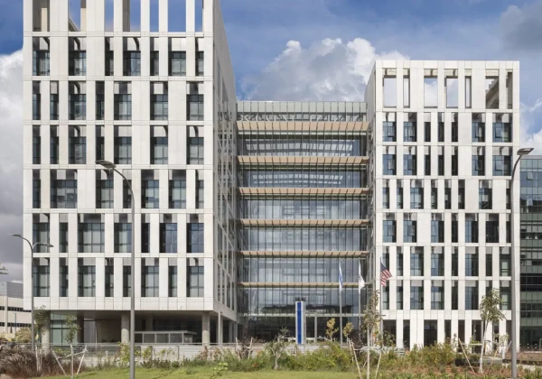 Aleph Farmsの本社施設