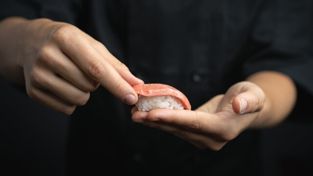 🇺🇸米BlueNalu、培養クロマグロの市場投入に向け約17.2億円の調達を実施

-------------------------
既存投資家のベンチャーキャピタルや原料大手などから調達💵を行いました。

規制認可の取得を狙いながら生産能力を拡大して、まずは米国、ひいては世界の高級レストラン🍣向けに展開していく考え。

日本でも三菱商事やFOOD & LIFE COMPANIES（「スシロー」の運営会社）と提携するなど、グローバル展開の足場を築いています🌏

🔗記事本文は、プロフィールのリンクから

#細胞農業 #細胞水産業 #代替プロテイン #代替タンパク質 #フードテック #細胞性食品 #培養魚 #培養シーフード #代替魚 #代替シーフード #持続可能な社会づくり #細胞培養