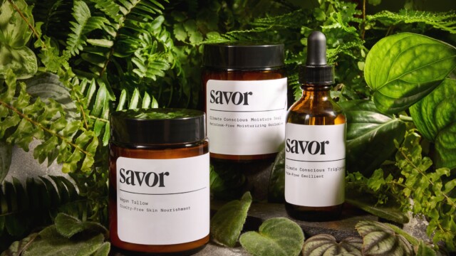 🇺🇸Savorが美容・パーソナルケア部門を立ち上げ、空気中の炭素から生成する代替油脂で業界のパーム油問題に挑む

-------------------------
昨年バター🧈を発売して大きな注目を集めたSavorが、クリーンビューティー業界に進出。

空気中の炭素などを原料に分子レベルで構造化した油脂を生成する、画期的な手法を開発しました💡

熱帯林破壊の主要因となっているパーム油🌴を置き換える原料を、食品と美容の両業界に供給します。

🔗記事本文は、プロフィールのリンクから

#代替油脂 #代替脂肪 #トリグリセリド #熱化学 #バイオものづくり #バイオテクノロジー #パーム油問題 #パーム油フリー #熱帯林破壊 #温室効果ガス排出量削減 #生物多様性の保全 #クリーンビューティー