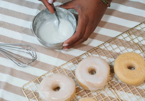 グレーズのかかったドーナツ