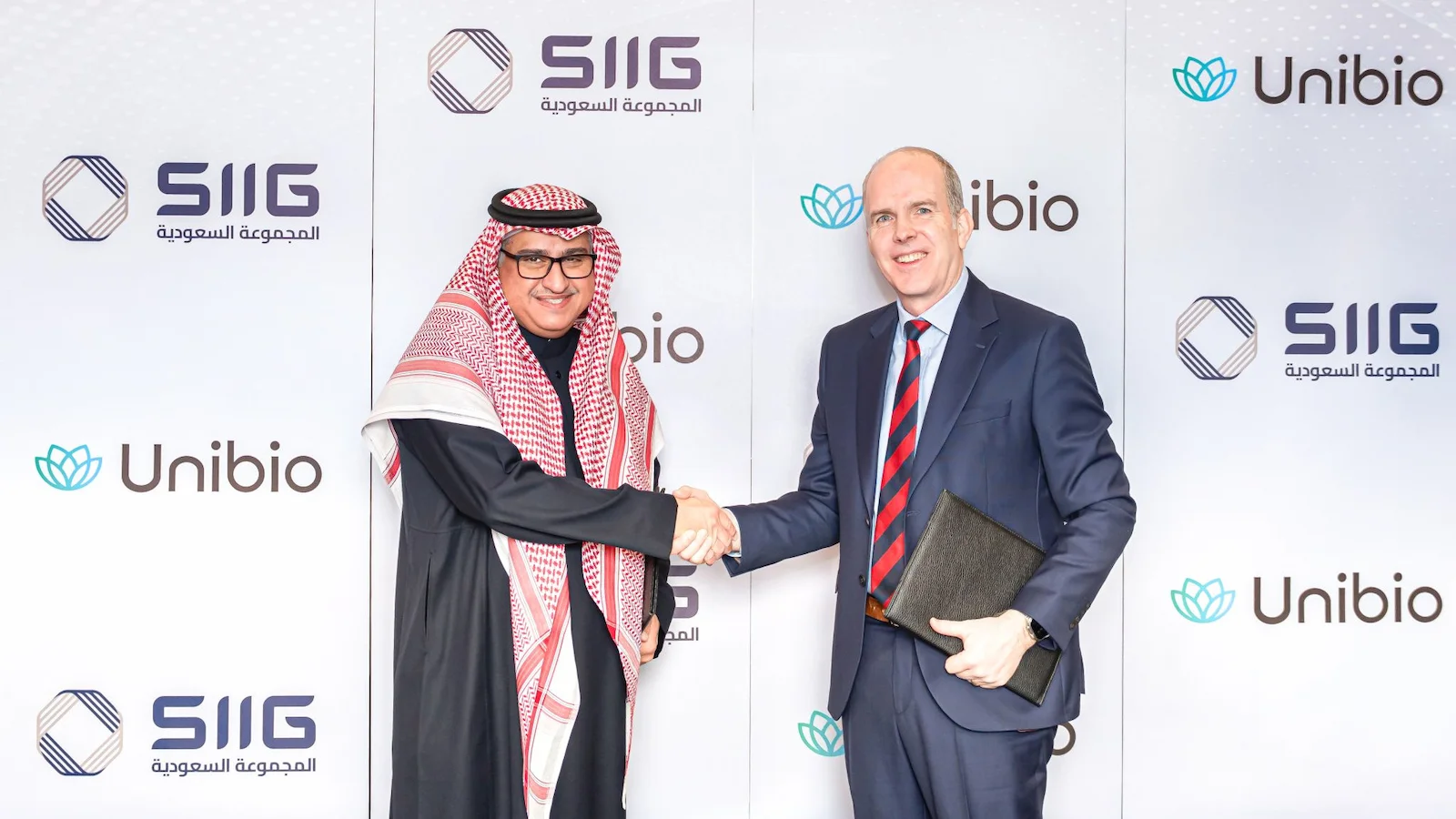 契約締結の様子