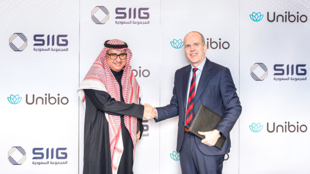 🇩🇰x🇸🇦デンマークのUnibioがサウジアラビアで合弁設立、600億円近くを投じて世界最大のガス発酵施設を建設へ

-------------------------
Unibioの#ガス発酵 技術とは、温室効果ガスのメタンを栄養源にできる微生物を発酵させることで、ガスを消費してタンパク質を生成するもの。

動物・養殖飼料としてはすでに販売されており、ヒトの食品でも市場化を計画中です。

新たな施設は、石油への依存を減らして経済の多角化を図るサウジアラビア政府が、建設資金を拠出🏗️⛏️

2028年から年間5万トン規模での生産開始を目指しています。

🔗記事本文は、プロフィールのリンクから

#代替プロテイン #代替タンパク質 #フードテック #バイオガス #単細胞タンパク質 #微生物タンパク質 #微生物発酵