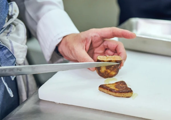 カットした培養鶏肉