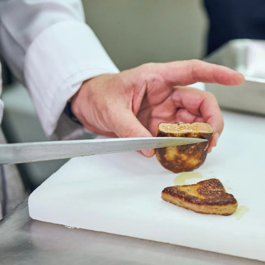 カットした培養鶏肉